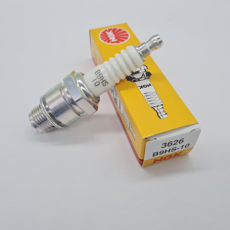 NGK SPARK PLUG B9HS-10 FOR  MERCURY MARINER OUTBOARD 7.5 9.8 HP