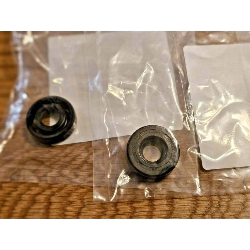 Tohatsu 4 HP 5 HP 2-Stroke Outboard Crankcase Oil Seal 369-01215-0